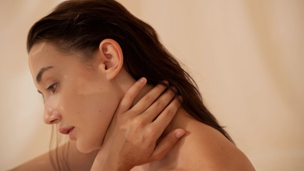 Kosmetische Behandlungen — Wimpern, Augenbrauen & Gesicht